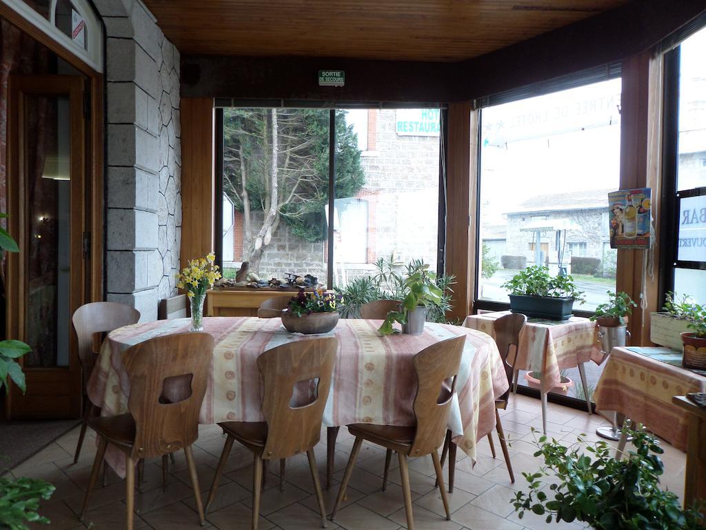 Hotel La Vie En Rose Le Brugeron Esterno foto
