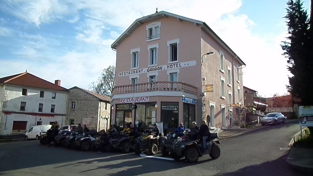 Hotel La Vie En Rose Le Brugeron Esterno foto