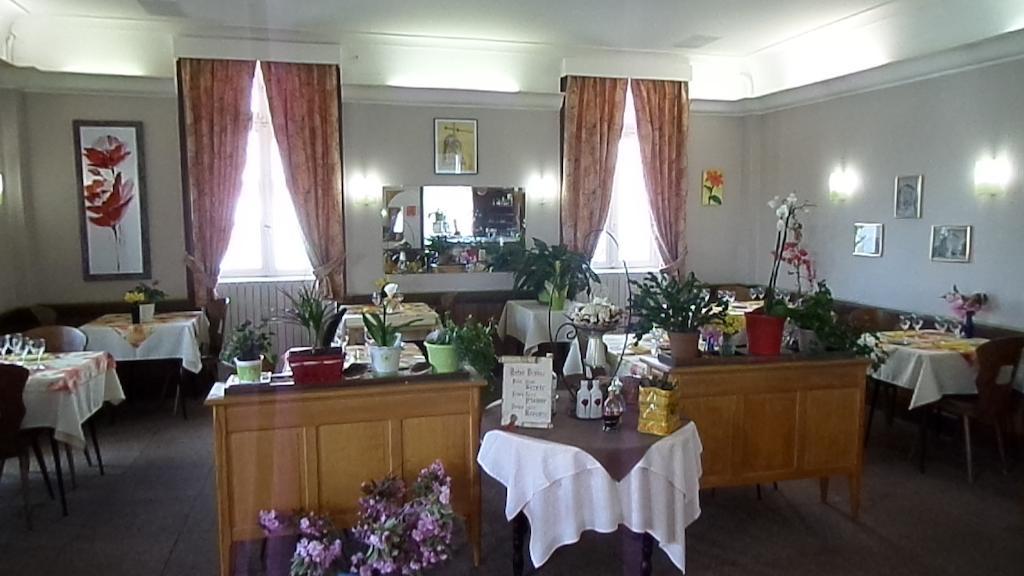 Hotel La Vie En Rose Le Brugeron Esterno foto