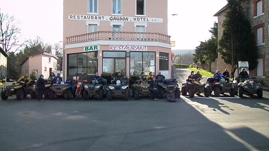 Hotel La Vie En Rose Le Brugeron Esterno foto