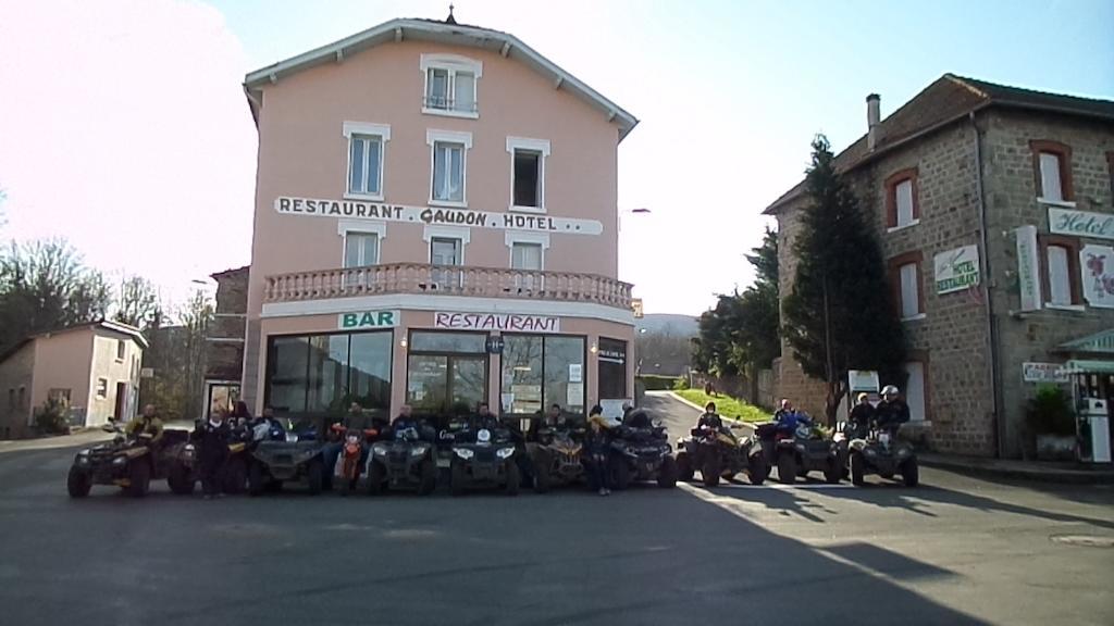 Hotel La Vie En Rose Le Brugeron Esterno foto